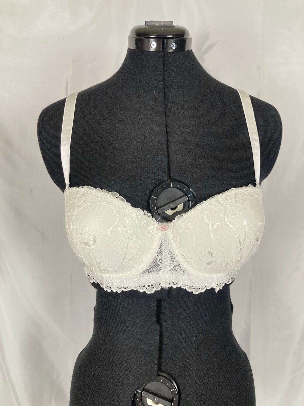 36D White Lace convertible strap cross back